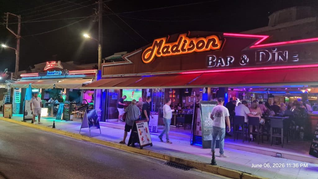 Sidari nightlife