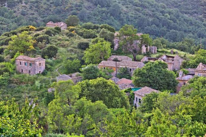 Abandoned village in Corfu, Greece - Old Perithia_tn