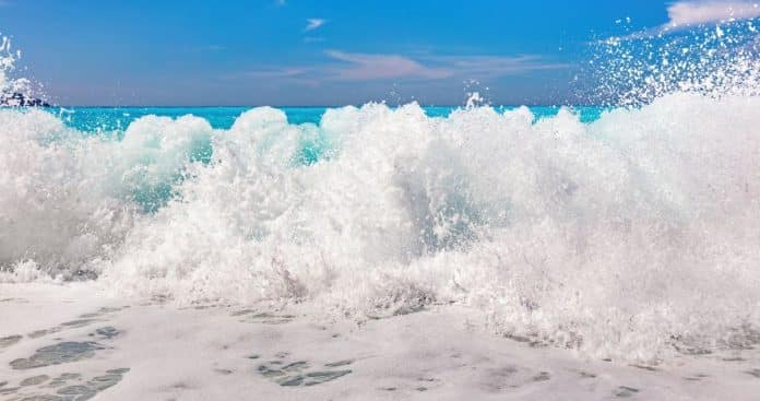 Myrtos beach, Kefalonia, waves